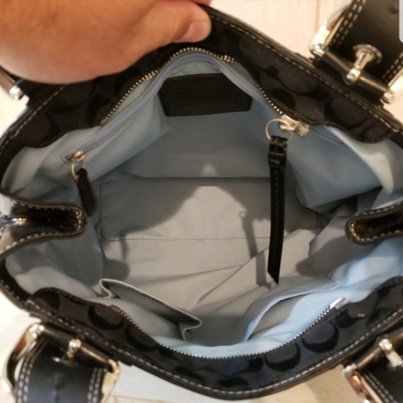 *Host Pick!!  Authentic Coach Hobo Bag* - Picture 8 of 11